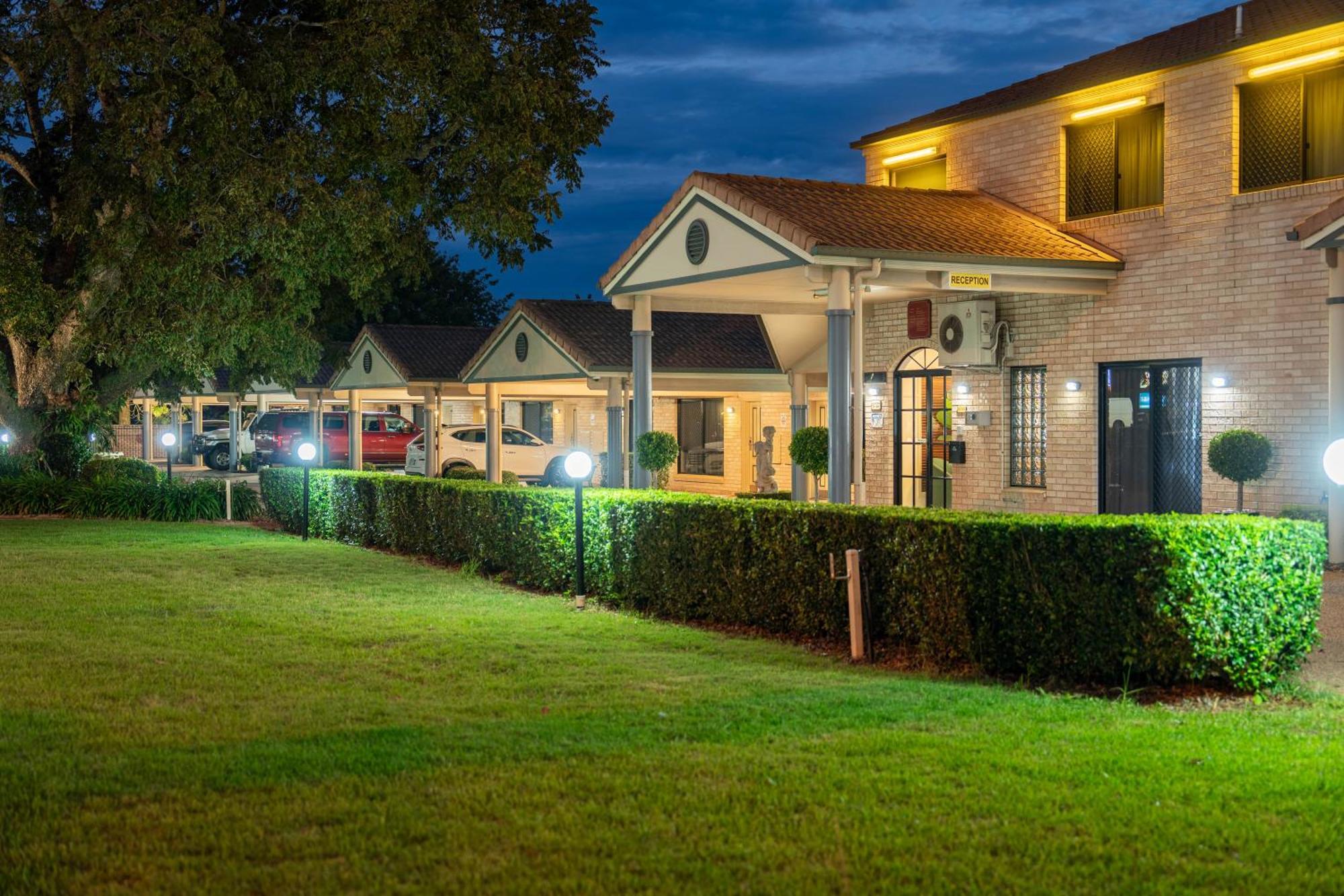 Best Western Tuscany On Tor Motor Inn Тувумба Екстер'єр фото